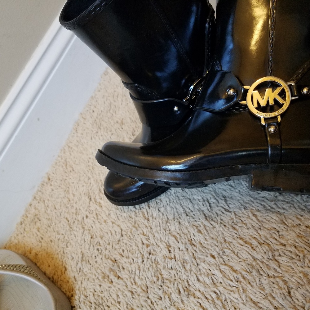Michael Kors - Picture 3 of 4